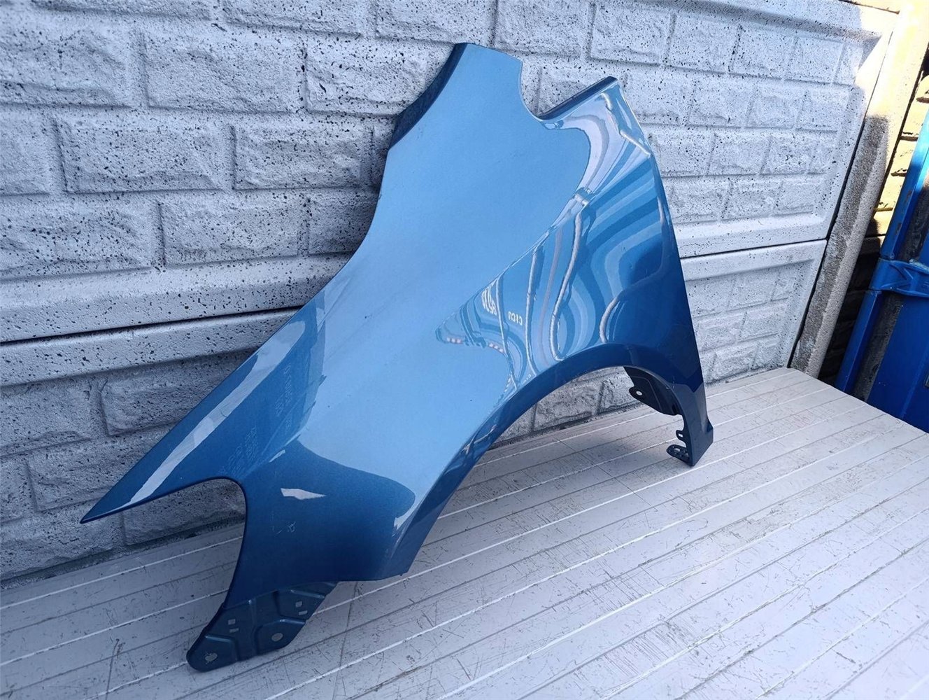 VW GOLF 5 6 + PLUS 04-17 BŁOTNIK LEWY PRZÓD ORYGINAŁ (17529818097)