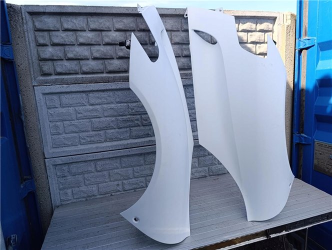 MASERATI MC20 MC-20 BŁOTNIK PRAWY LEWY PRZEDNI ORYGINAŁ (17532812938)