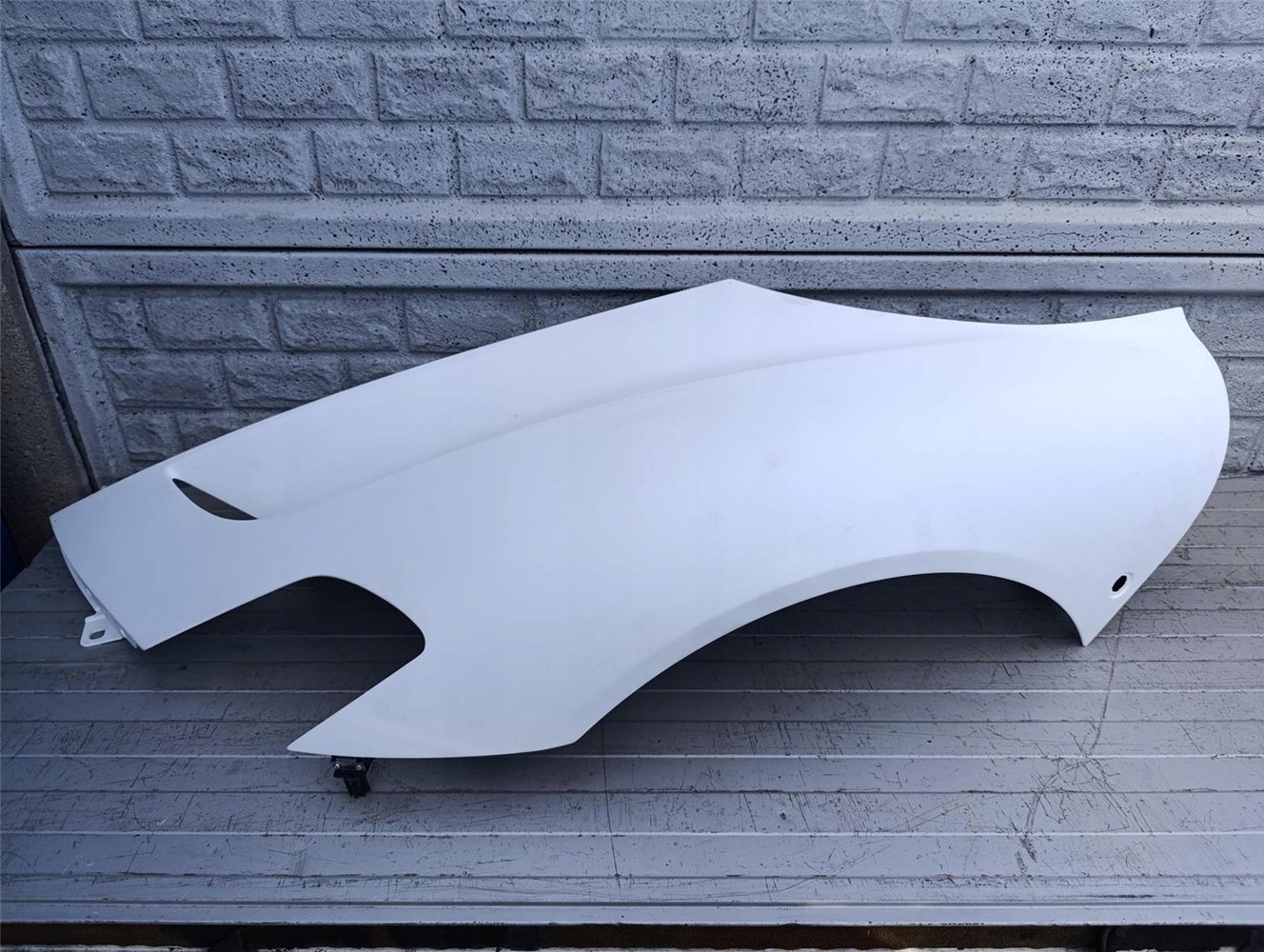 MASERATI MC20 MC-20 BŁOTNIK PRAWY LEWY PRZEDNI ORYGINAŁ (17532812938)