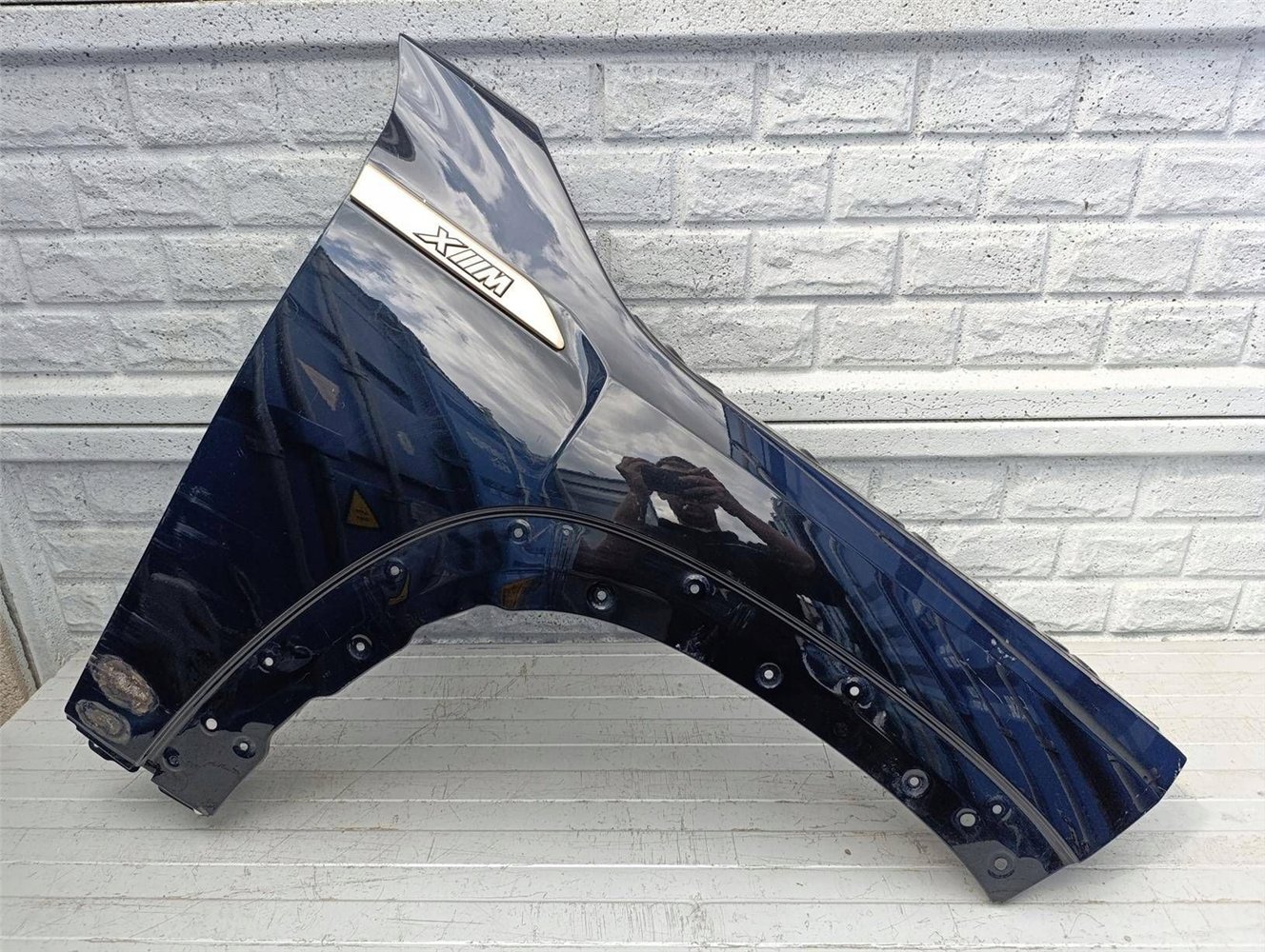 BMW XM G09 2022- BŁOTNIK PRAWY PRZÓD ORYGINAŁ (17534922274)