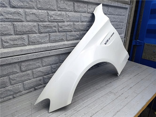 MERCEDES C KLASA W205 6,3 AMG BŁOTNIK PRAWY ORYGINAŁ (17536294578)