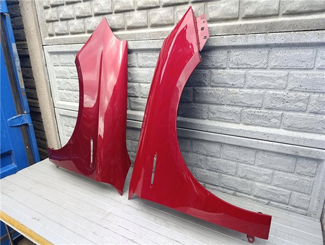 ALFA ROMEO GIULIETTA BŁOTNIK PRZEDNI PRAWY LEWY ORYGINAŁ (17536339791)