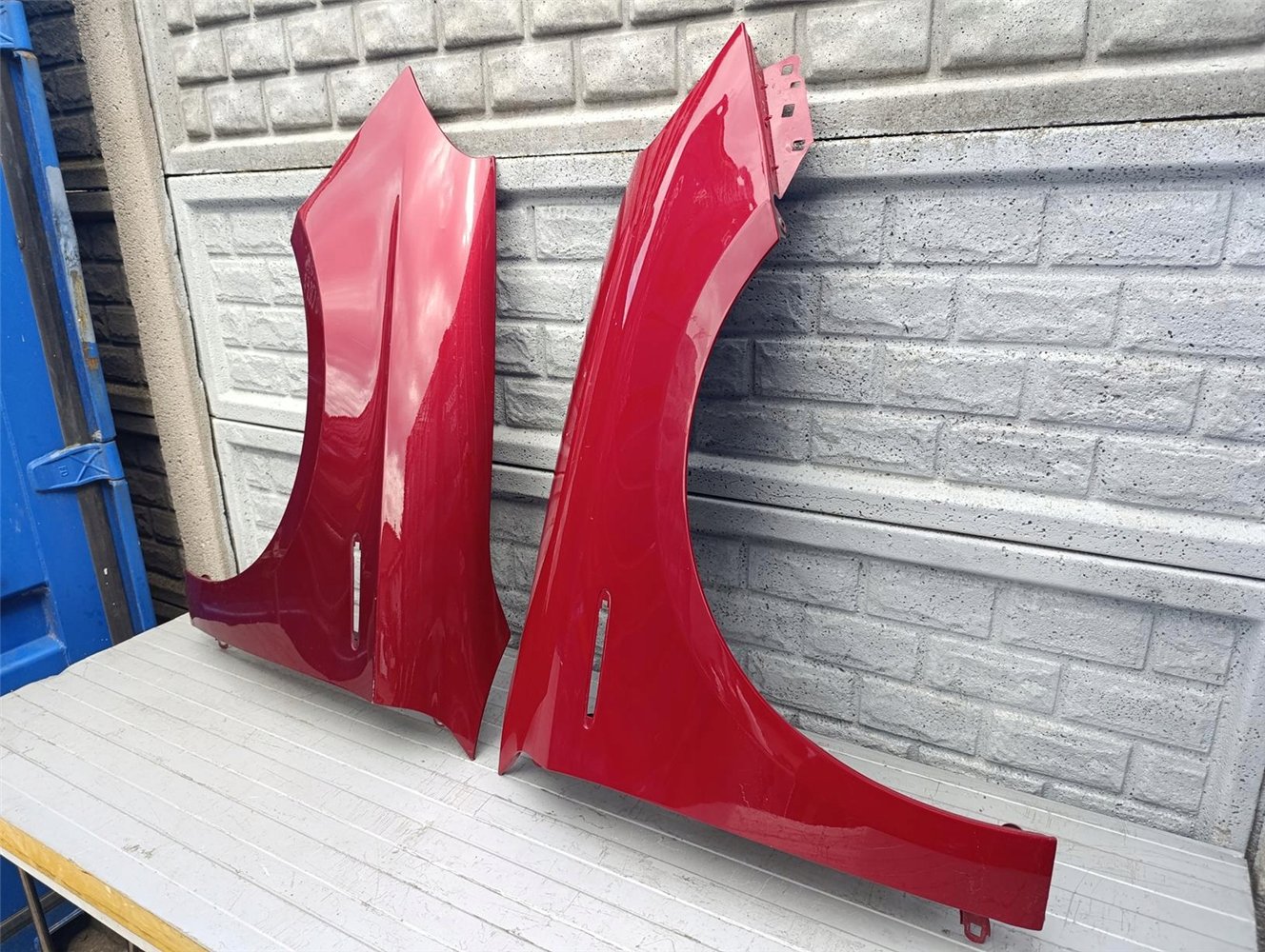 ALFA ROMEO GIULIETTA BŁOTNIK PRZEDNI PRAWY LEWY ORYGINAŁ (17536339791)