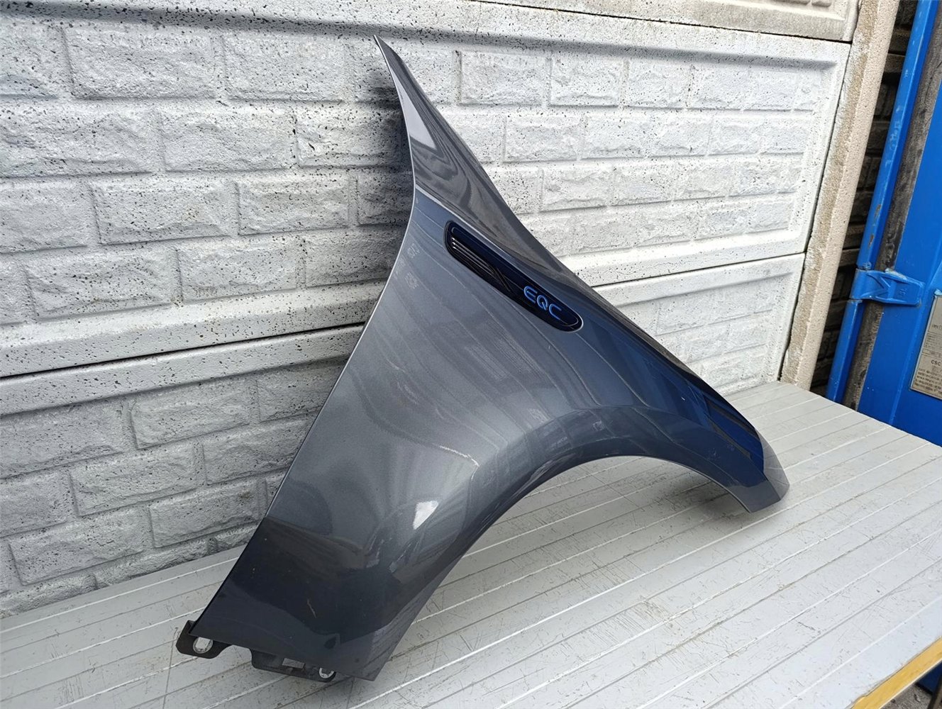 MERCEDES EQC W293 W 293 BŁOTNIK PRZEDNI PRAWY ORYGINAŁ (17536445273)