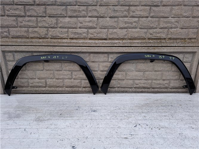 TOYOTA RAV 4 LISTWA PRAWA LEWA po 19 r ORYGINAŁ (17547276165)