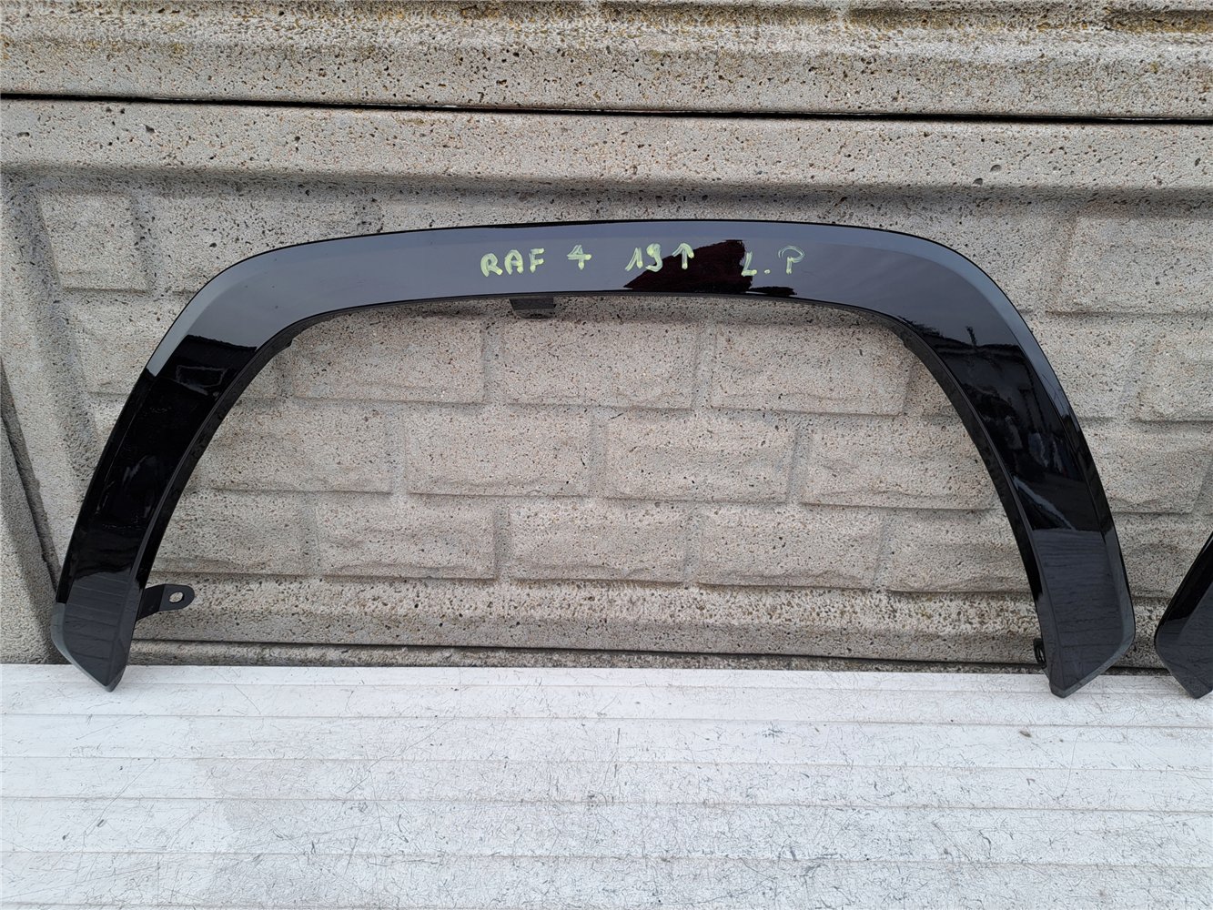 TOYOTA RAV 4 LISTWA PRAWA LEWA po 19 r ORYGINAŁ (17547276165)