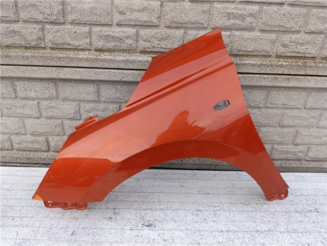 SUZUKI SWIFT Mk9 BŁOTNIK PRZEDNI LEWY ORYGINAŁ (17547321076)