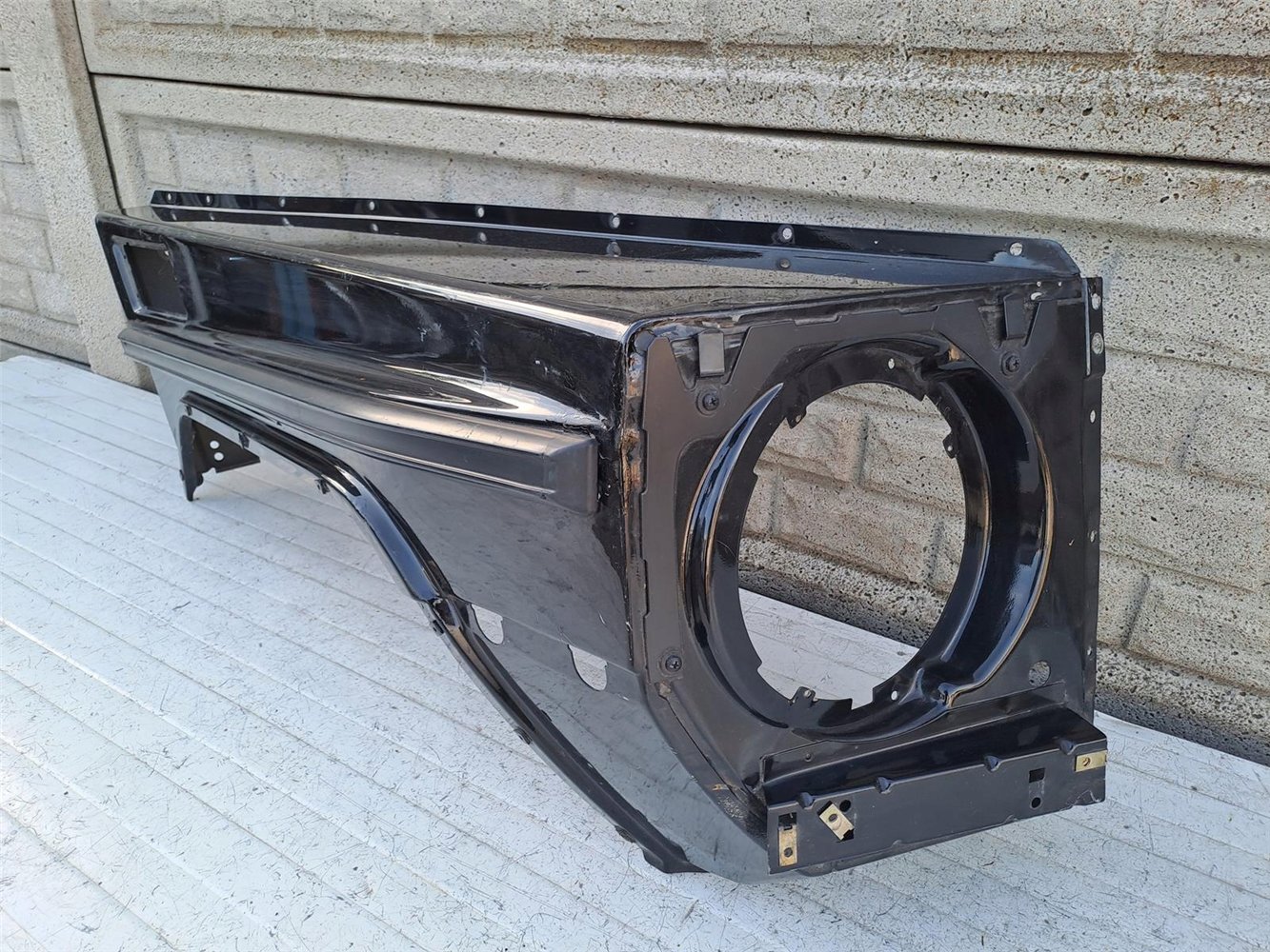 MERCEDES G-KLASA W463 BŁOTNIK PRZEDNI PRAWY ORYGINAŁ (17547387241)