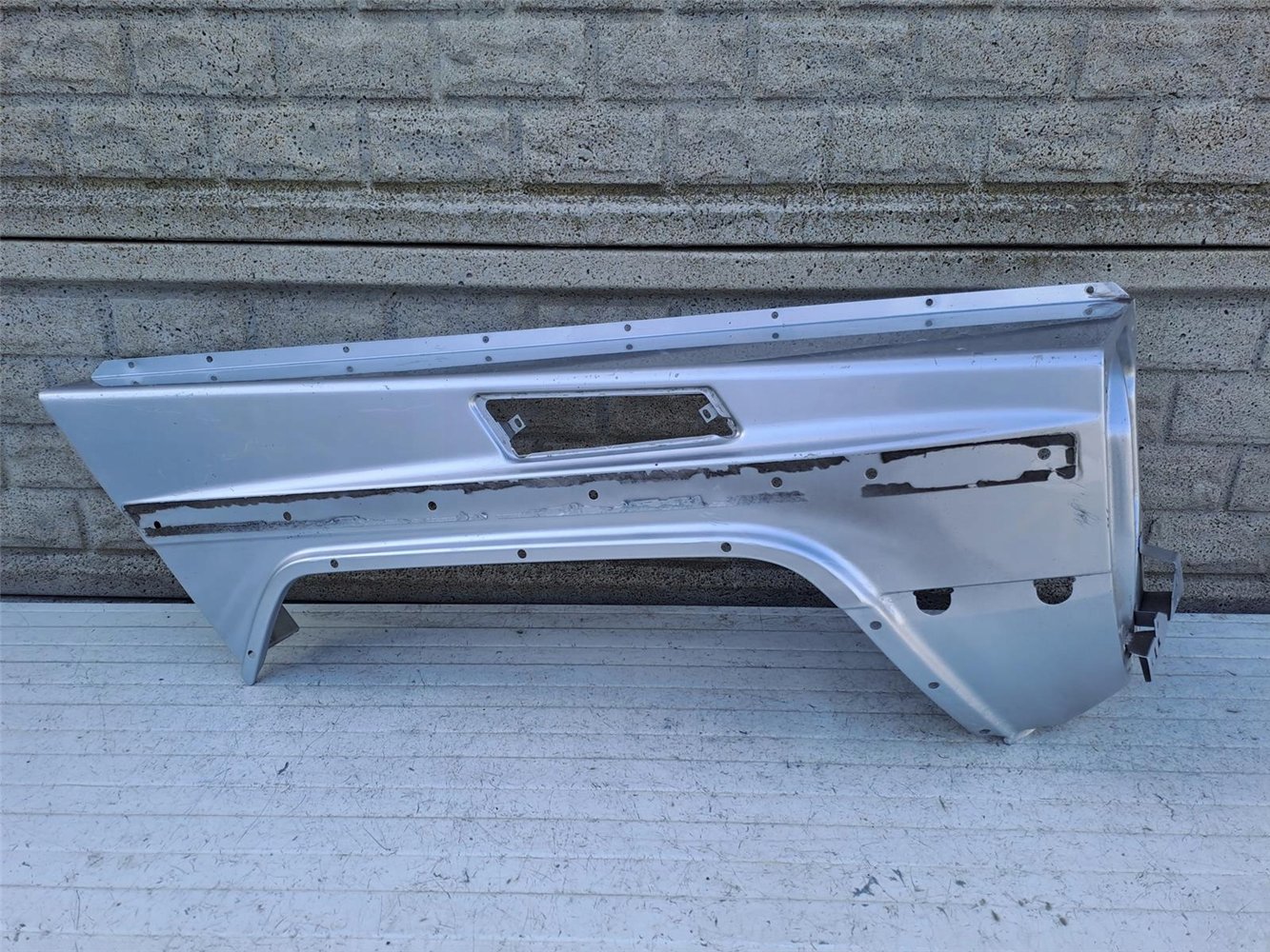 MERCEDES G-KLASA W463 BŁOTNIK PRZEDNI PRAWY ORYGINAŁ (17547387241)