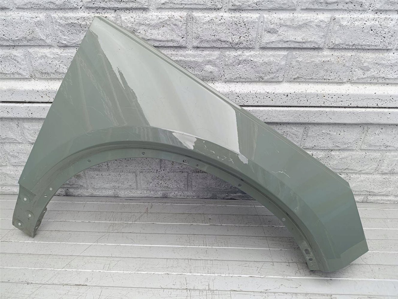 VOLVO XC40 XC-40 2017-2022 BŁOTNIK PRZEDNI PRAWY ORYGINAŁ (17547514600)