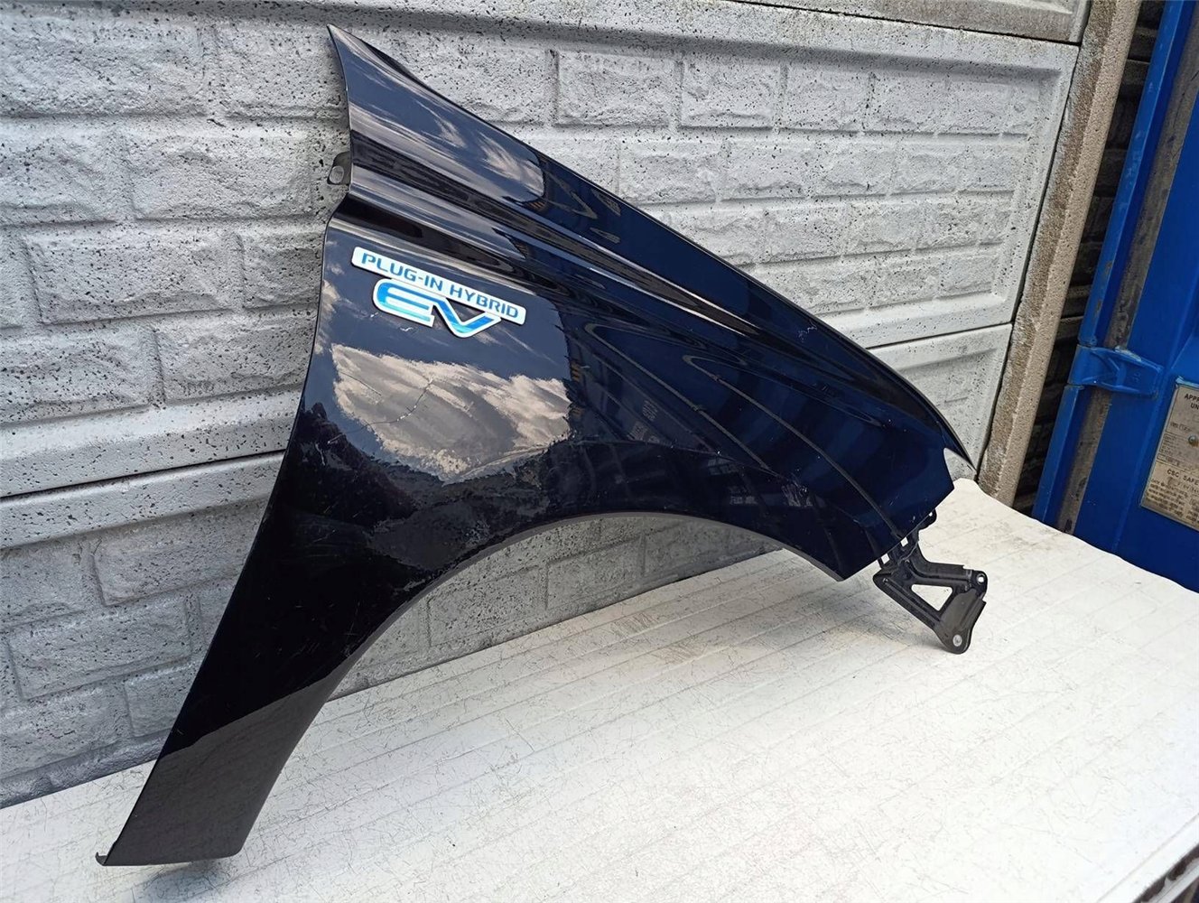 MITSUBISHI OUTLANDER 12-15 BŁOTNIK PRAWY PRZEDNI ORYGINAŁ (17550030670)