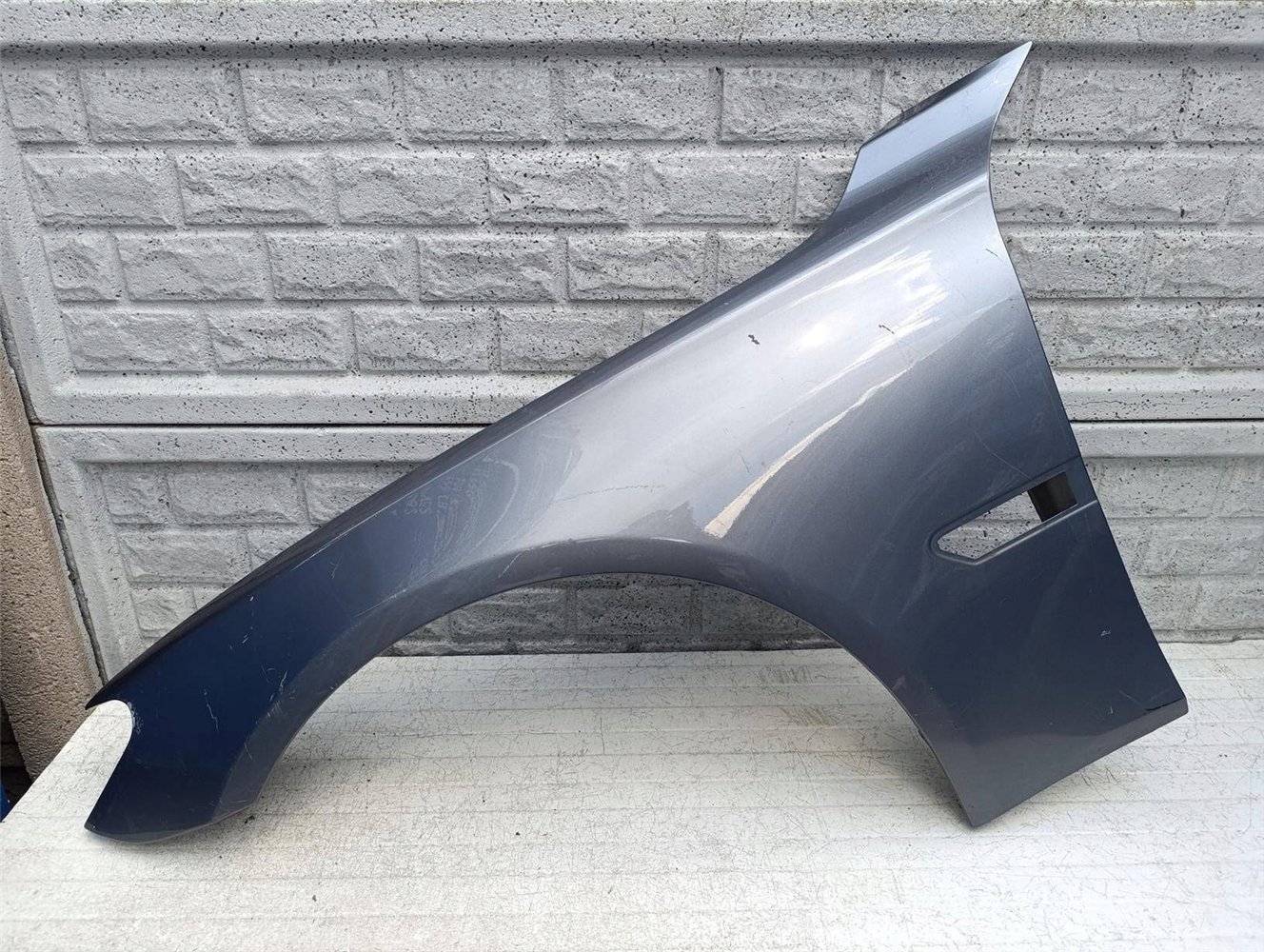 BMW VII 7 F01 F02 BŁOTNIK PRZEDNI LEWY ORYGINAŁ (17550312611)