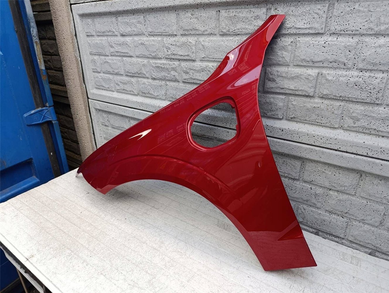 VOLVO XC 60 XC60 HYBRID ELECTRIC 17- BŁOTNIK LEWY ORYGINAŁ (17550326651)