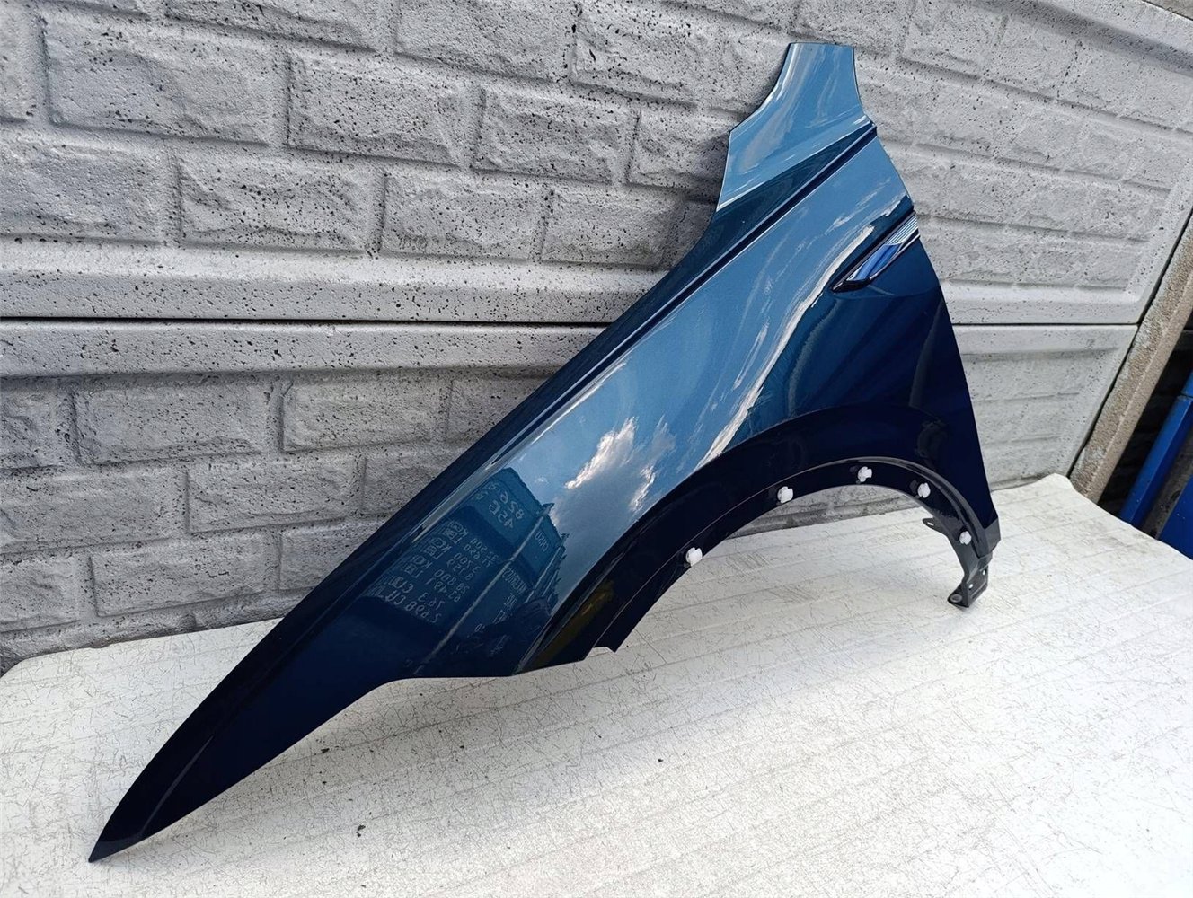 VW TIGUAN 2 II LIFT 2021- BŁOTNIK LEWY PRZEDNI ORYGINAŁ (17550550946)