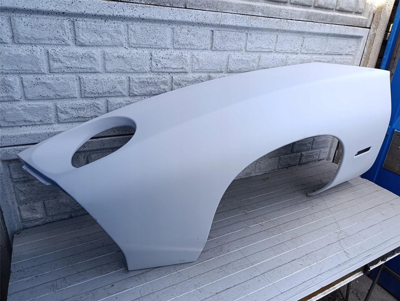 PORSCHE 928 BŁOTNIK PRZEDNI LEWY ORYGINAŁ (17554920427)