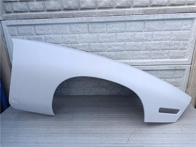 PORSCHE 928 BŁOTNIK PRZEDNI PRAWY ORYGINAŁ (17554927124)