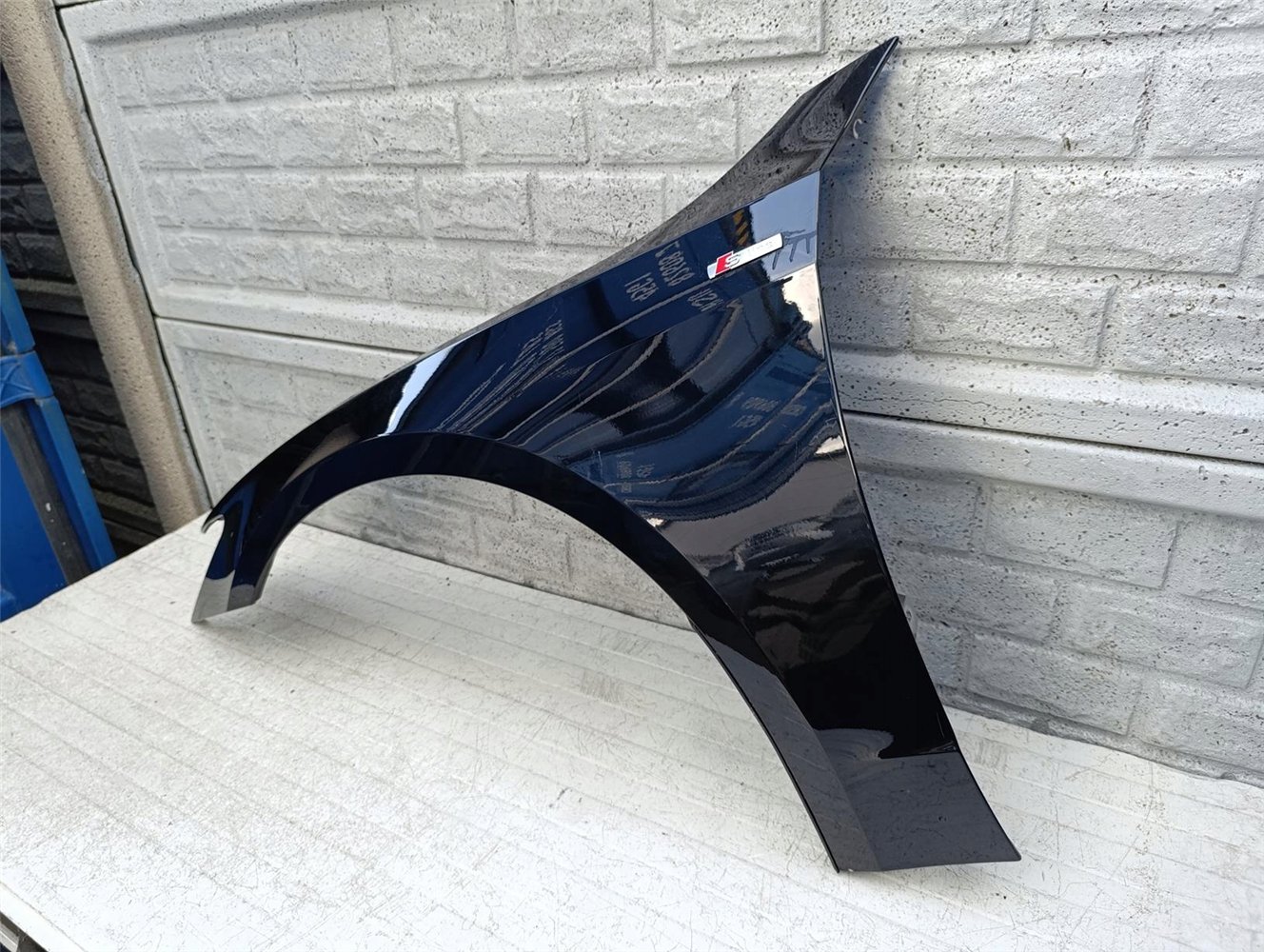 AUDI A7 C8 4K 18-24 BŁOTNIK PRZEDNI LEWY ORYGINAŁ (17557754444)