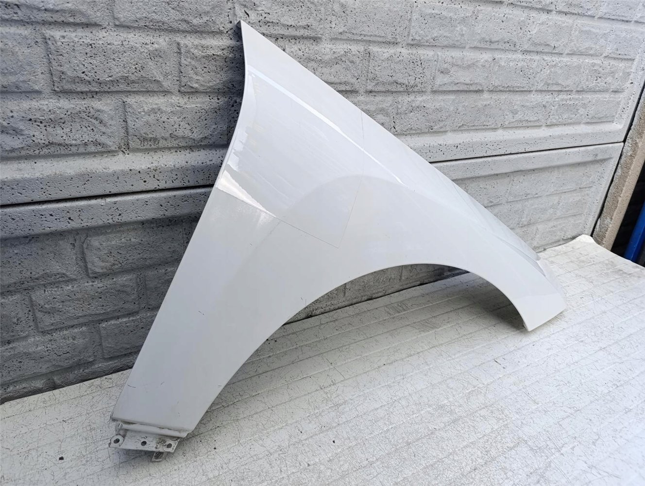 BMW iX i-X BŁOTNIK PRAWY PRZEDNI ORYGINAŁ (17557757977)