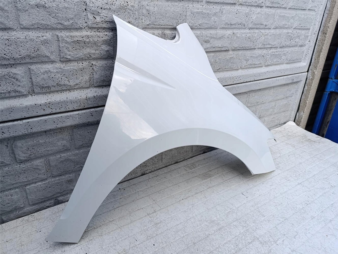 VW TOURAN 2016-2021 BŁOTNIK PRAWY PRZEDNI ORYGINAŁ (17557762184)