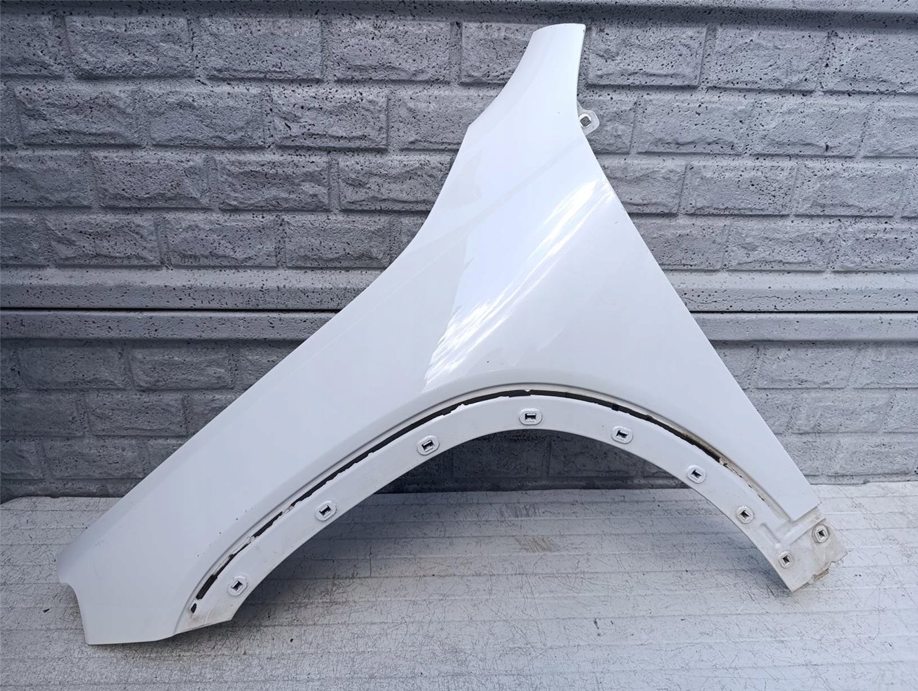 MERCEDES GLB 247 X247 BŁOTNIK LEWY PRZEDNI ORYGINAŁ (17557770930)