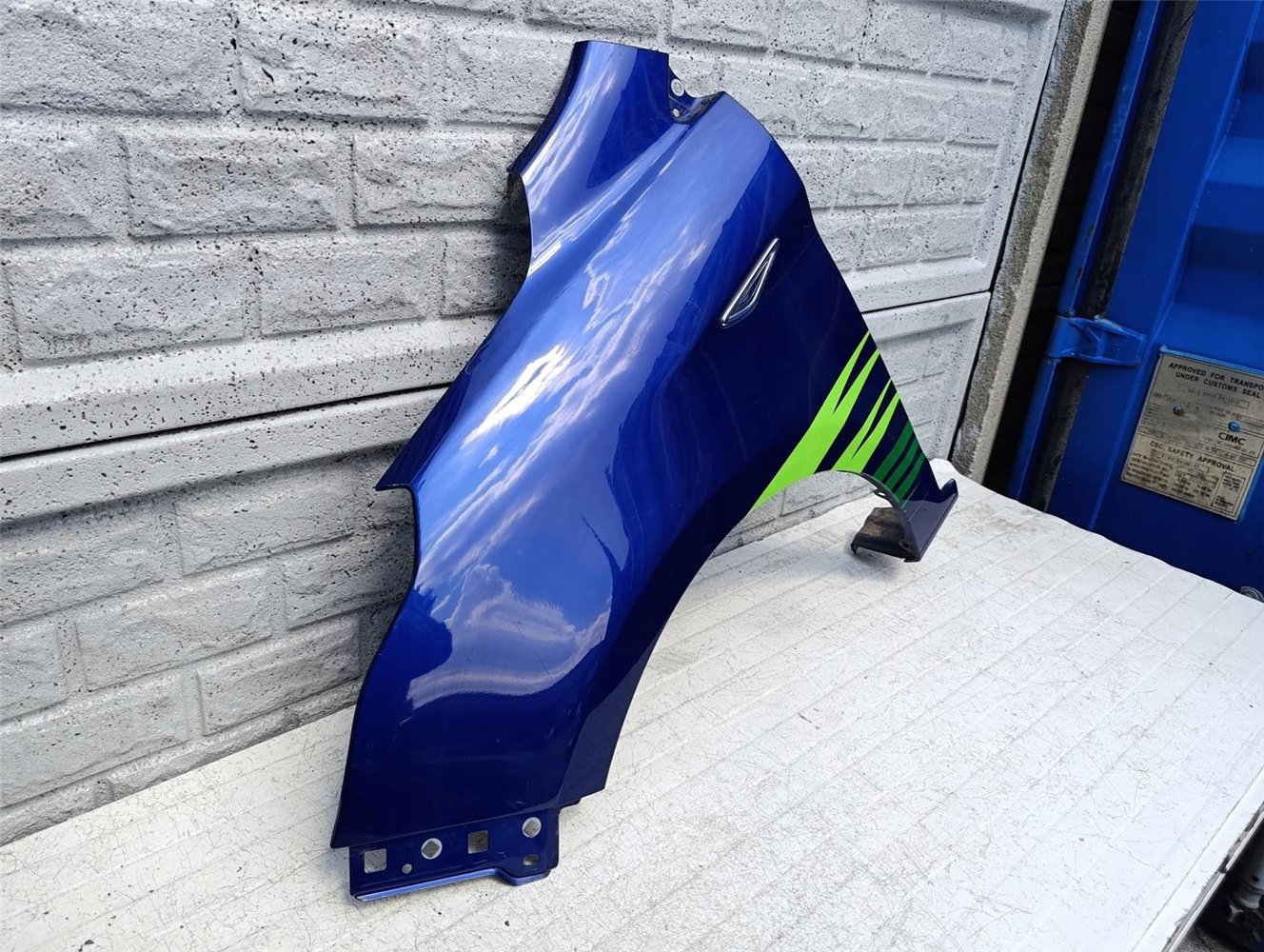 FORD KA+ PLUS MK3 III 16-24 BŁOTNIK PRZEDNI LEWY ORYGINAŁ (17557775701) FORD KA+ PLUS MK3 III 16-24 BŁOTNIK PRZEDNI LEWY ORYGINAŁ (17557775701)