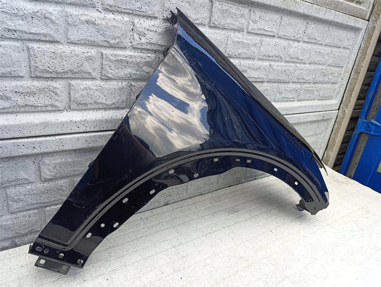 FORD EXPLORER VI 21-24 BŁOTNIK PRAWY PRZEDNI ORYGINAŁ (17557795303)