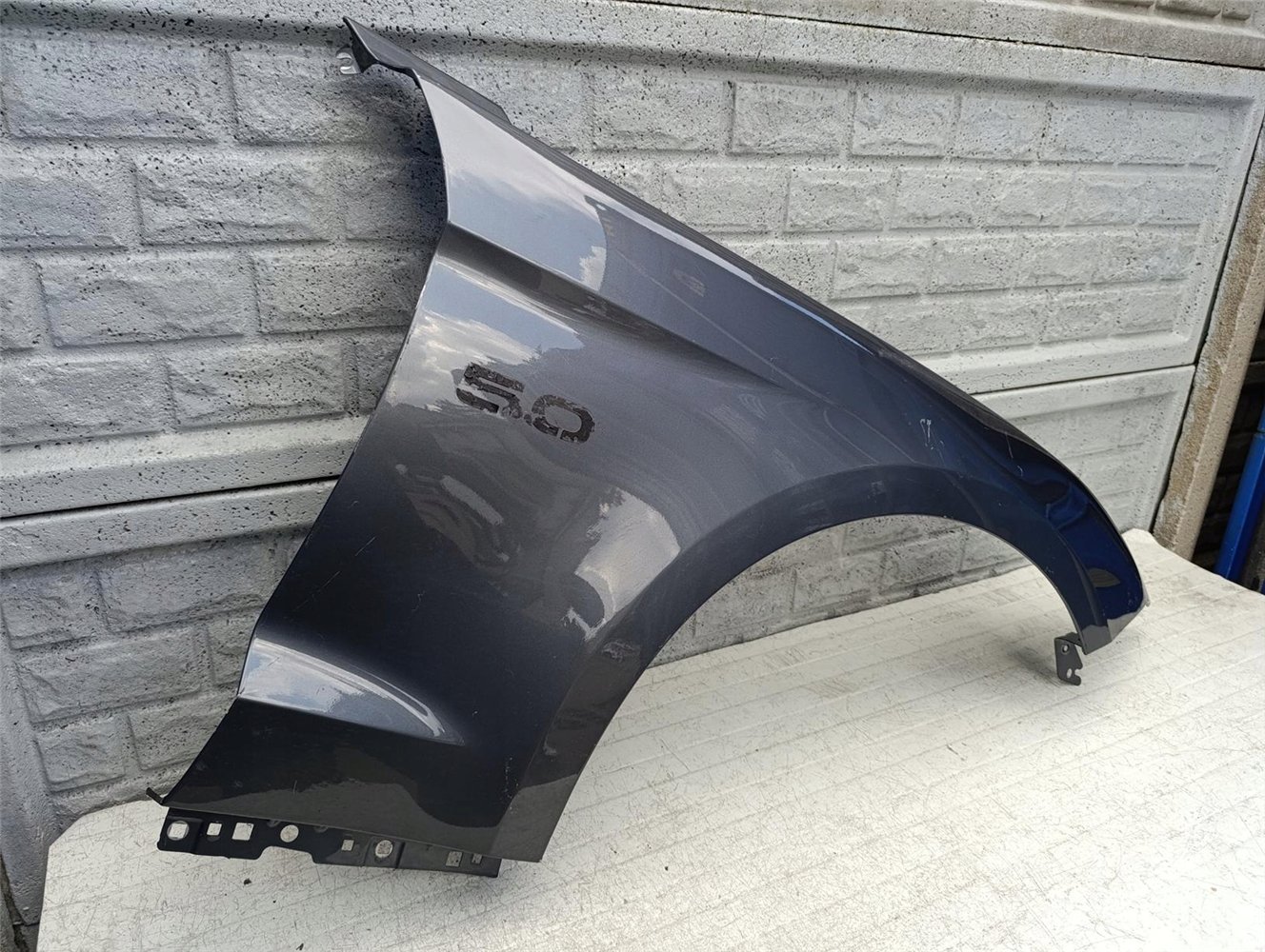 FORD MUSTANG VI LIFT 18 - 22 BŁOTNIK PRZEDNI PRAWY ORYGINAŁ (17557808359)