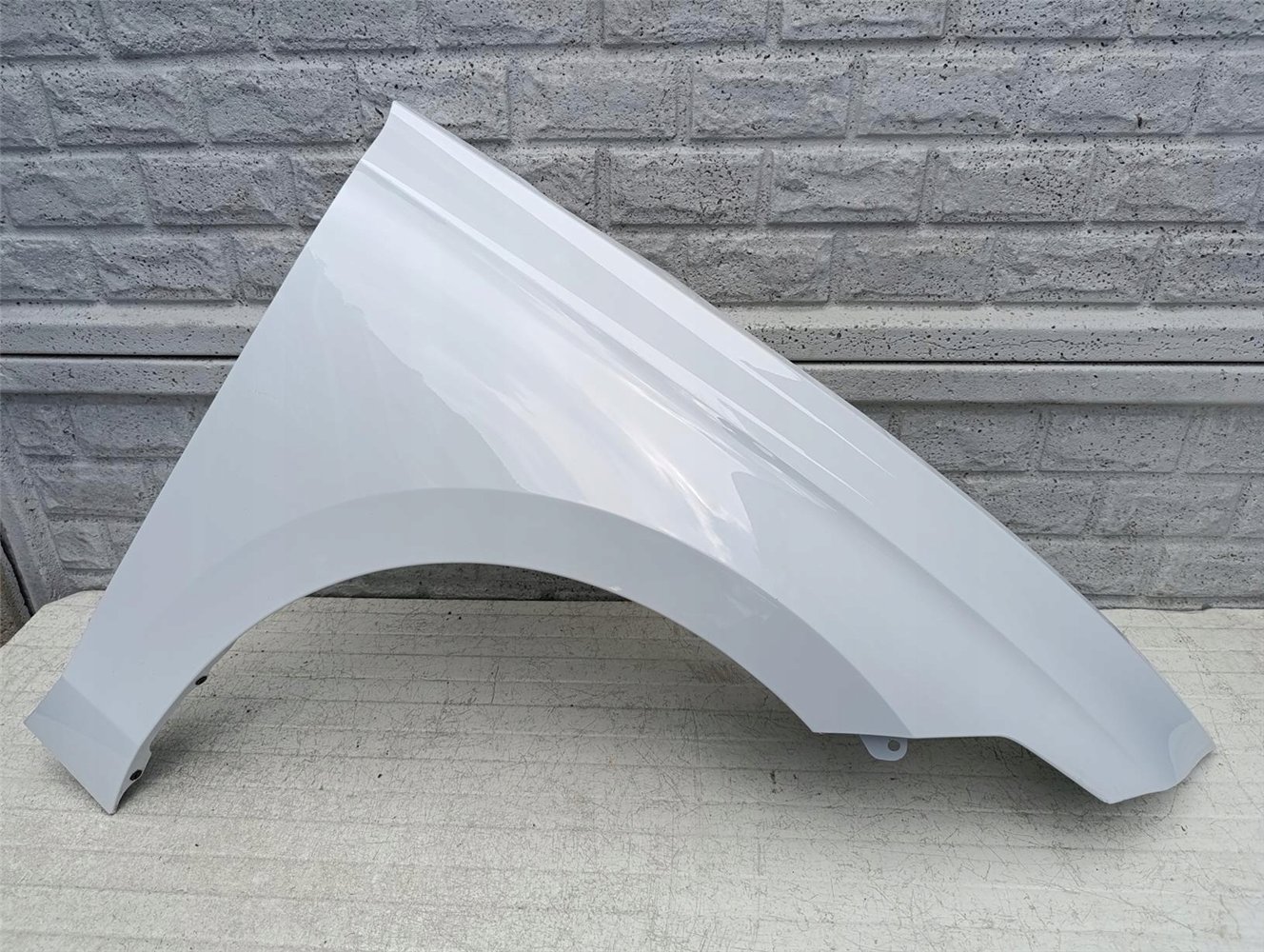 VW ID7 ID 7 BŁOTNIK PRAWY PRZEDNI ORYGINAŁ (17557812685)