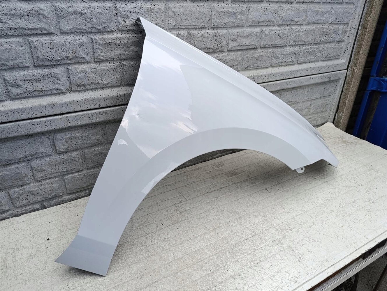 VW ID7 ID 7 BŁOTNIK PRAWY PRZEDNI ORYGINAŁ (17557812685)