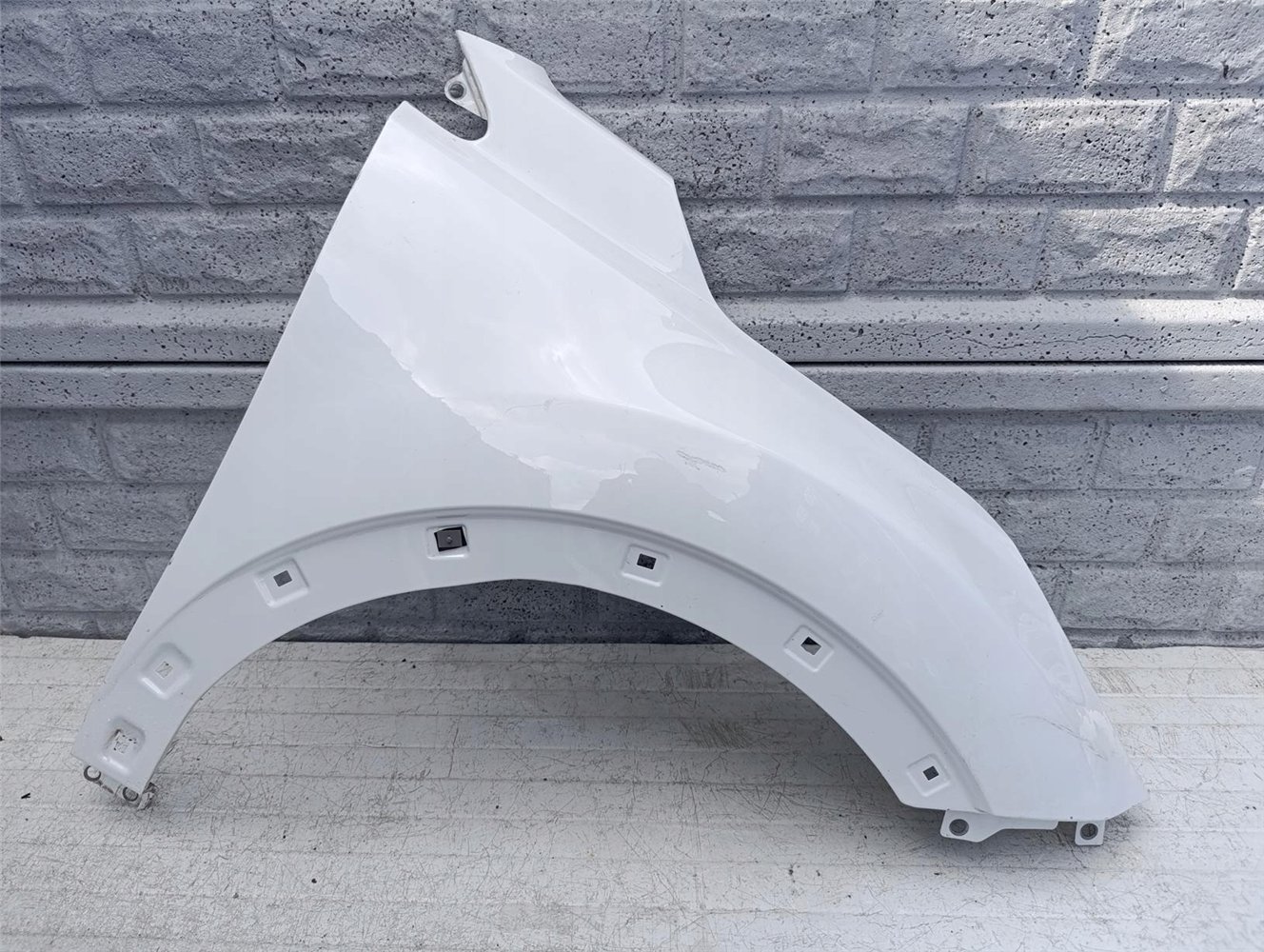 KIA STONIC BŁOTNIK PRAWY PRZEDNI ORYGINAŁ (17557868273)