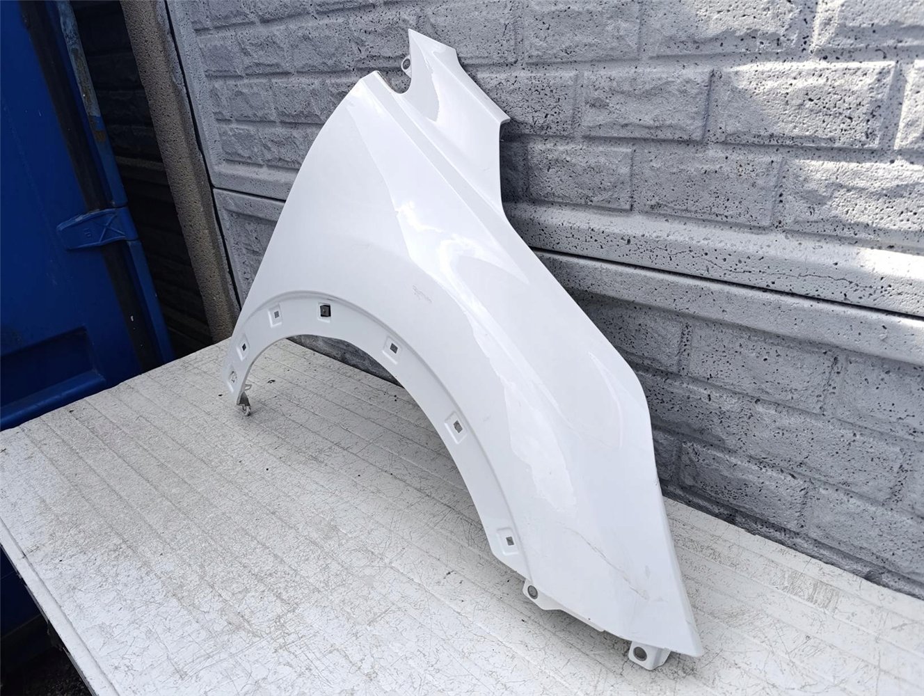 KIA STONIC BŁOTNIK PRAWY PRZEDNI ORYGINAŁ (17557868273)