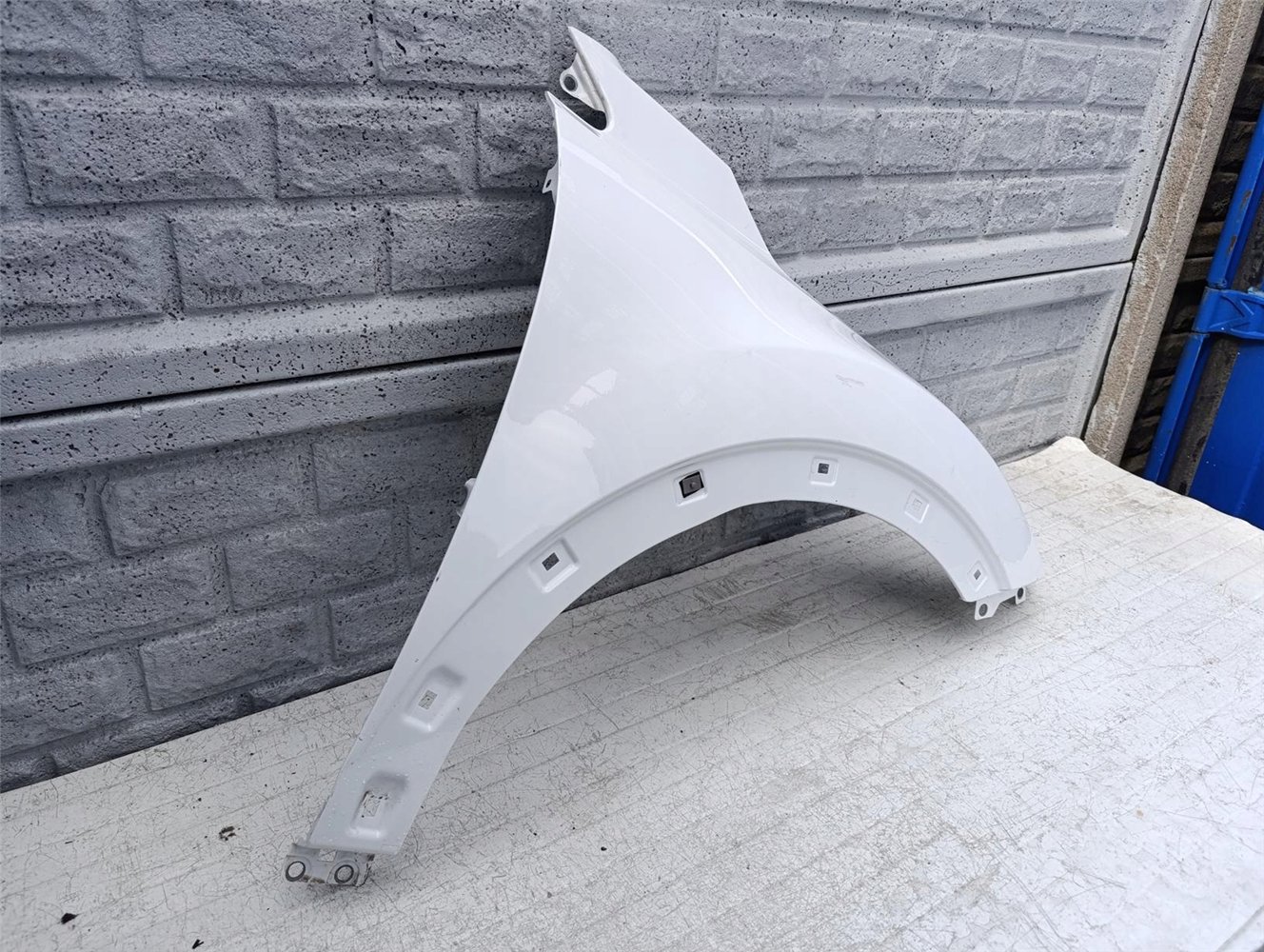 KIA STONIC BŁOTNIK PRAWY PRZEDNI ORYGINAŁ (17557868273)