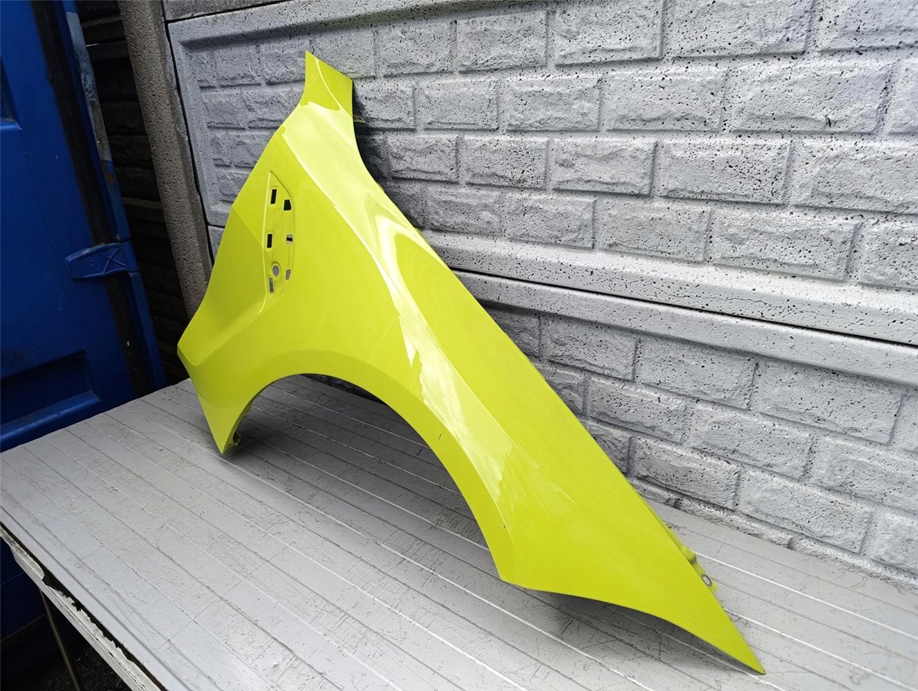 BMW M4 G82 BŁOTNIK PRAWY PRZEDNI ORYGINAŁ (17561492269)