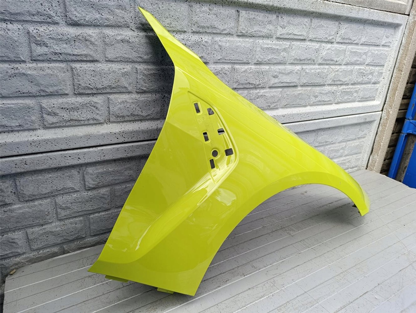 BMW M4 G82 BŁOTNIK PRAWY PRZEDNI ORYGINAŁ (17561492269)