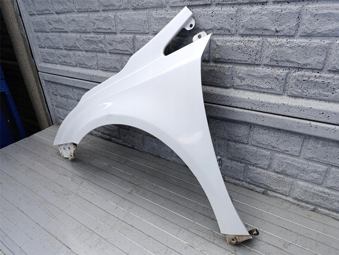 TOYOTA AVENSIS T27 09-15 BŁOTNIK PRZEDNI LEWY ORYGINAŁ (17561512497)