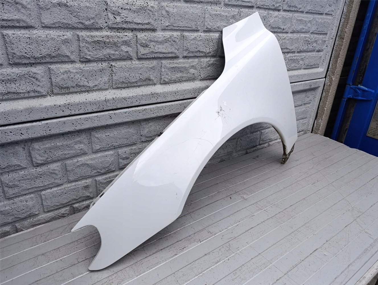 VOLVO S80 V70 07-17 BŁOTNIK LEWY PRZÓD ORYGINAŁ (17567080026)