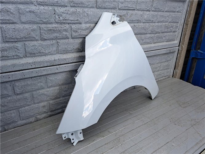 NISSAN MICRA K14 2017 - 2024 BŁOTNIK LEWY PRZEDNI ORYGINAŁ (17567108107)