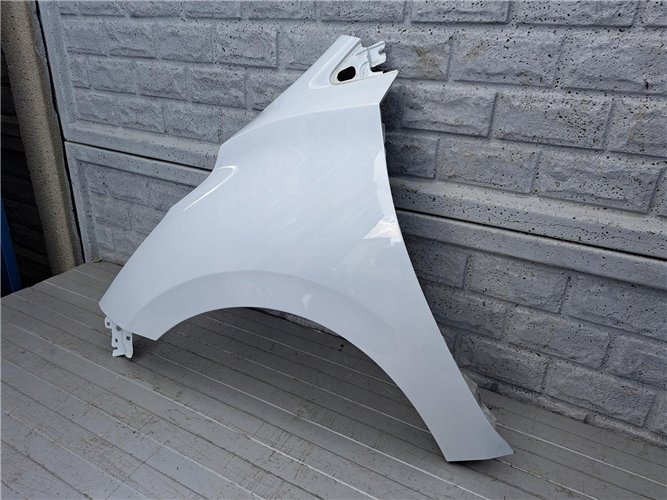 NISSAN MICRA K14 2017 - 2024 BŁOTNIK LEWY PRZEDNI ORYGINAŁ (17567108107)