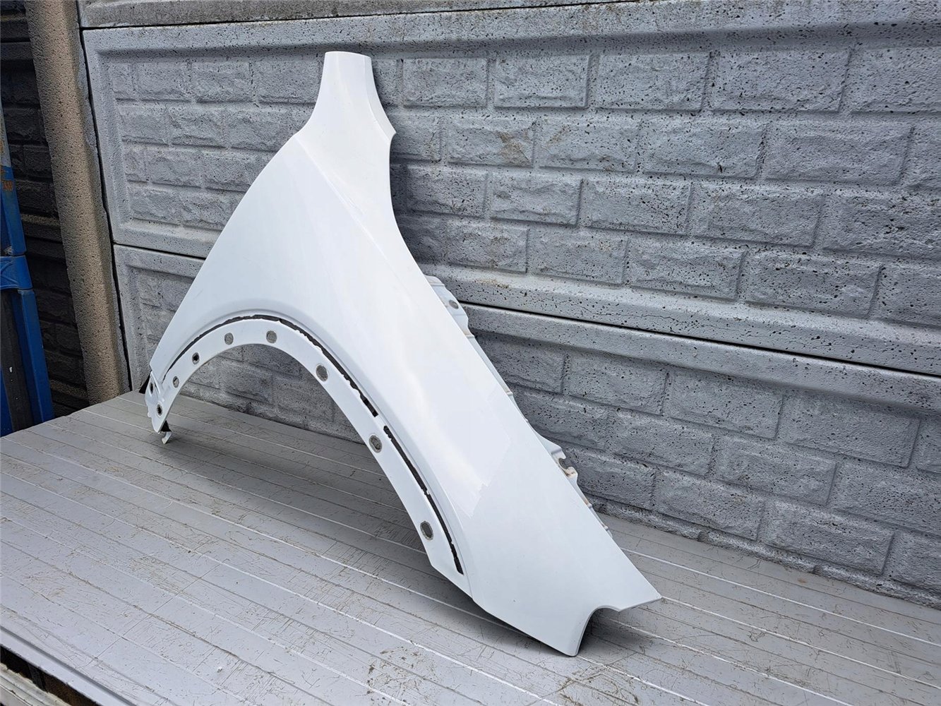 MERCEDES GLB 247 X247 BŁOTNIK PRAWY PRZEDNI ORYGINAŁ (17567119125)