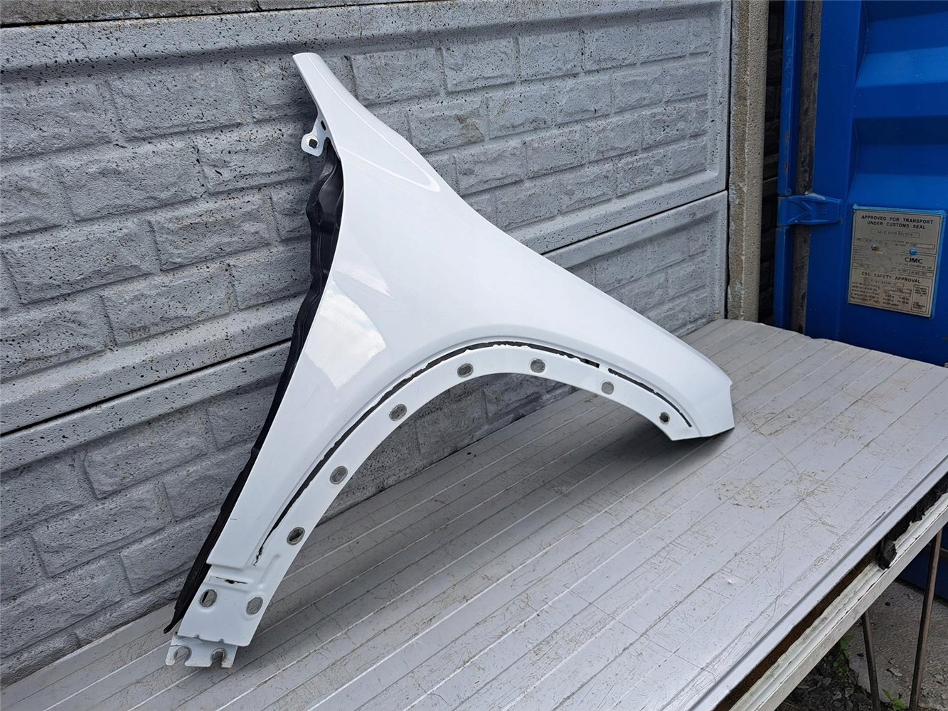 MERCEDES GLB 247 X247 BŁOTNIK PRAWY PRZEDNI ORYGINAŁ (17567119125)