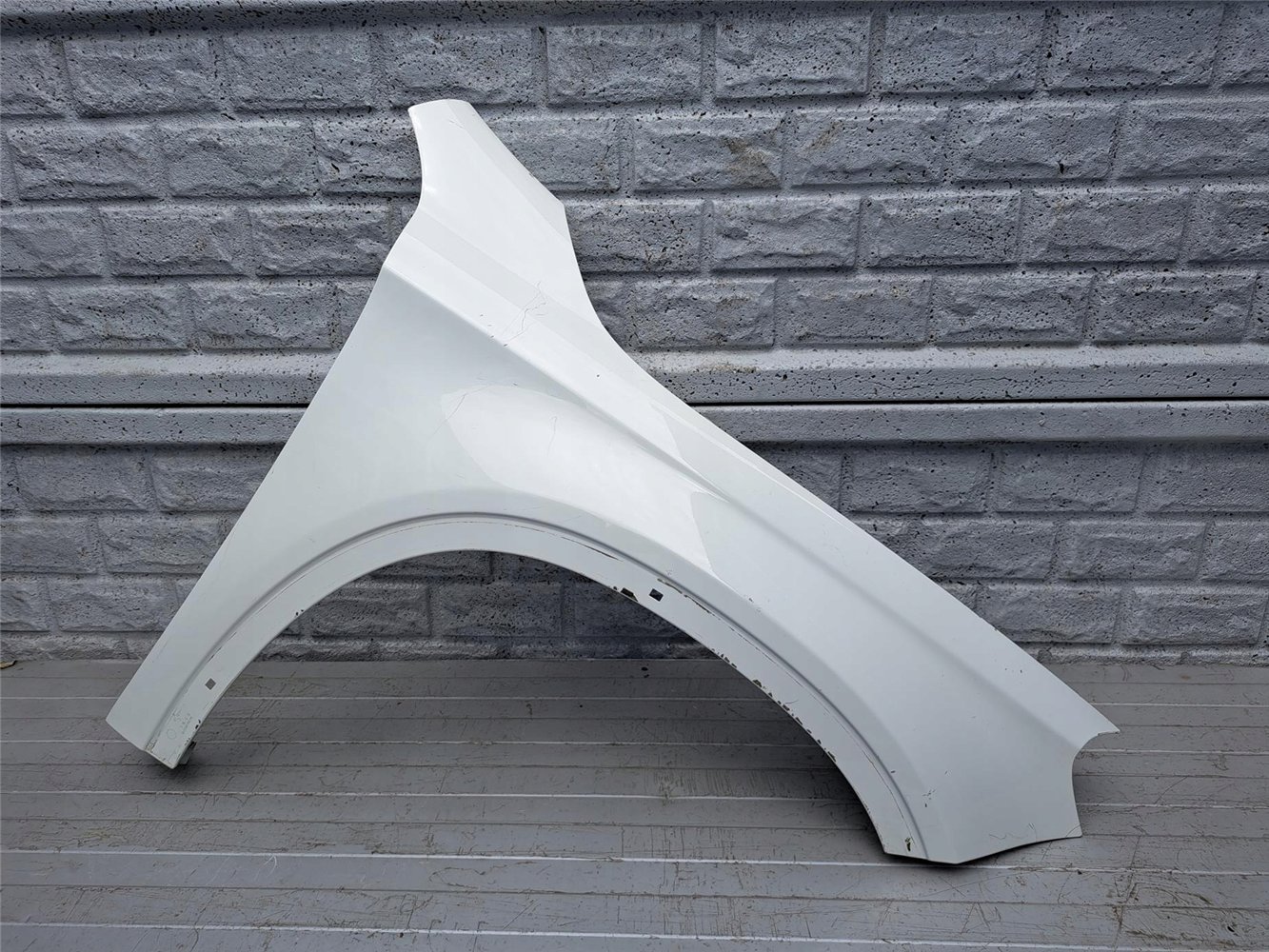 MERCEDES GLA W 156 W156 BŁOTNIK PRZEDNI PRAWY ORYGINAŁ (17567158430)