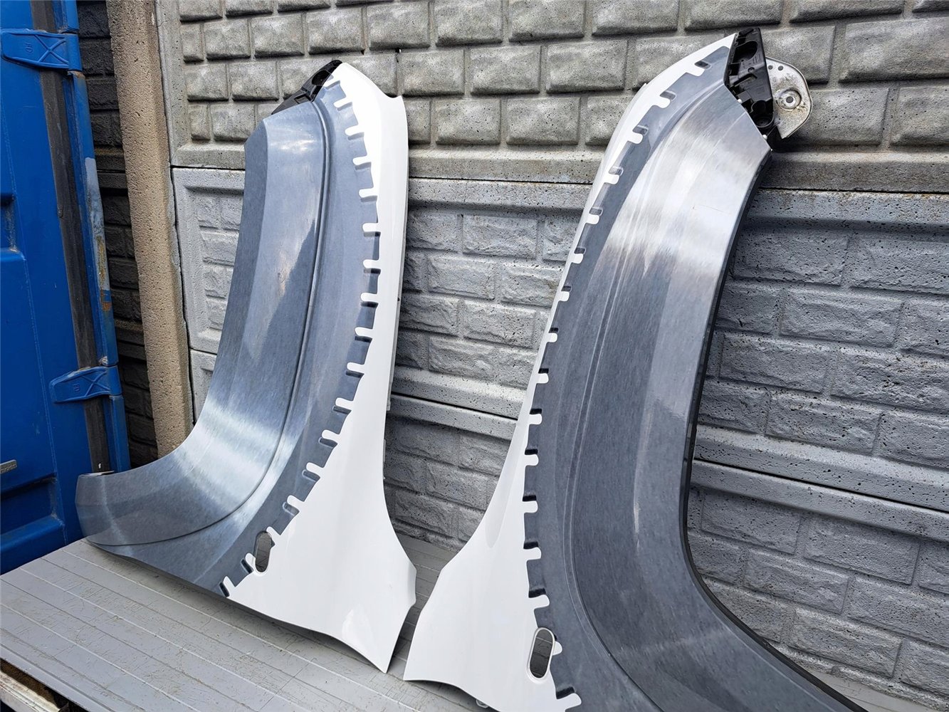 VW AMAROK 2H0 2016-2022 LIFT BŁOTNIK LEWY PRAWY PRZEDNI ORYGINAŁ (17567162425)