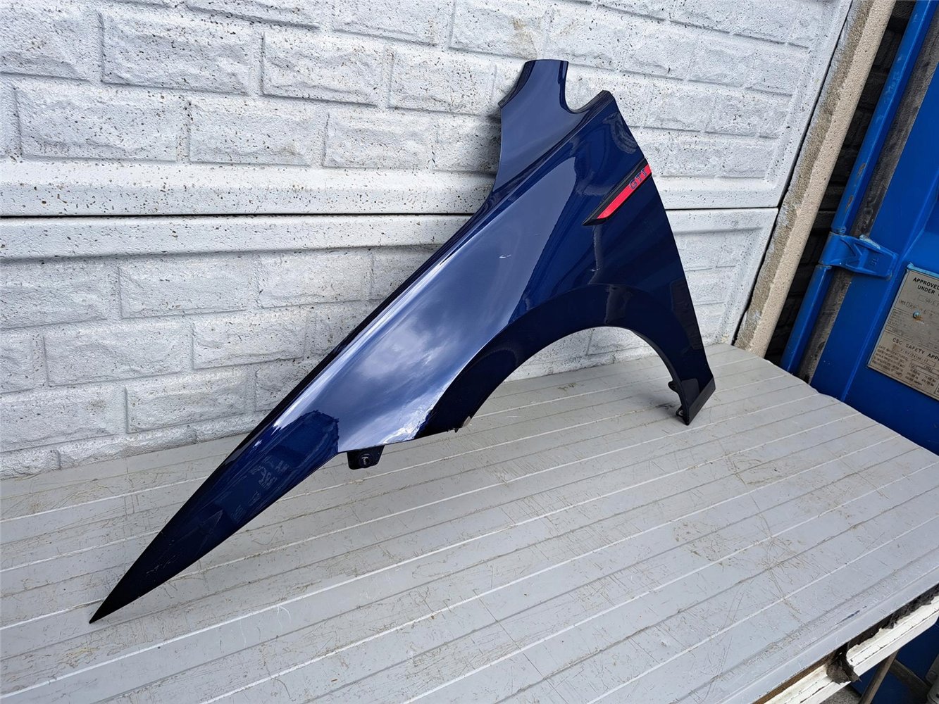 VW GOLF 8 VIII 2020- 2024 BŁOTNIK PRZEDNI LEWY ORYGINAŁ (17567210157)