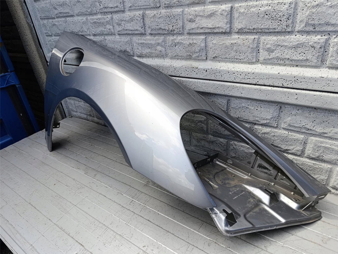 PORSCHE BOXSTER CAYMAN 981 BŁOTNIK PRZEDNI PRAWY ORYGINAŁ (17570900452)