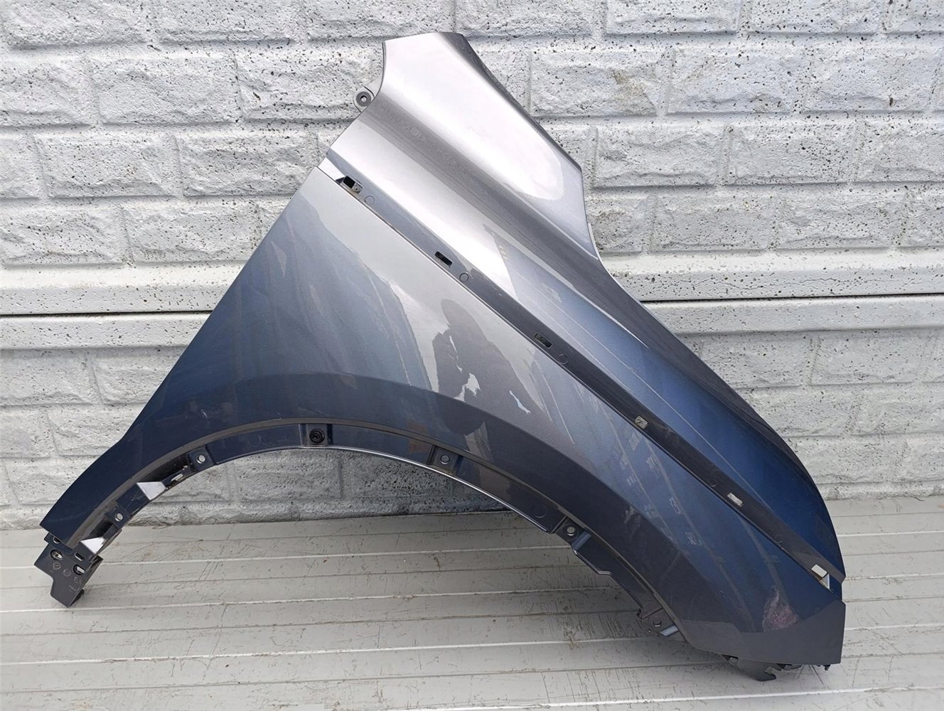 KOLEOS II 2 2018-2023 BŁOTNIK PRAWY PRZOD ORYGINAŁ (17570927657)