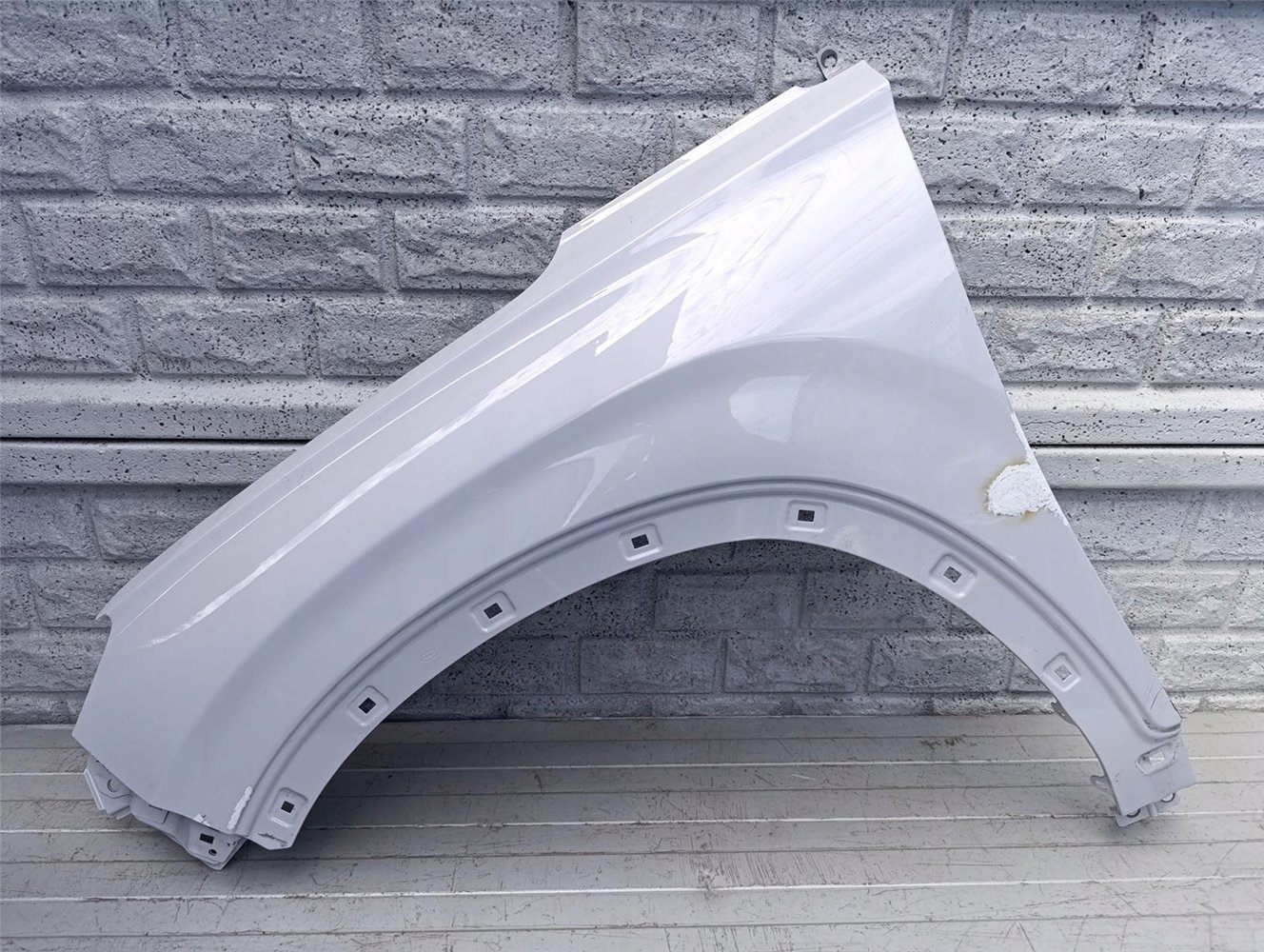 HYUNDAI SANTA FE 19-24 BŁOTNIK LEWY PRZEDNI ORYGINAŁ (17578593470)