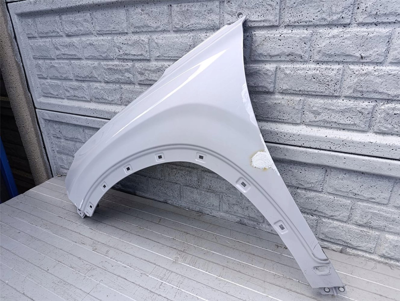 HYUNDAI SANTA FE 19-24 BŁOTNIK LEWY PRZEDNI ORYGINAŁ (17578593470)