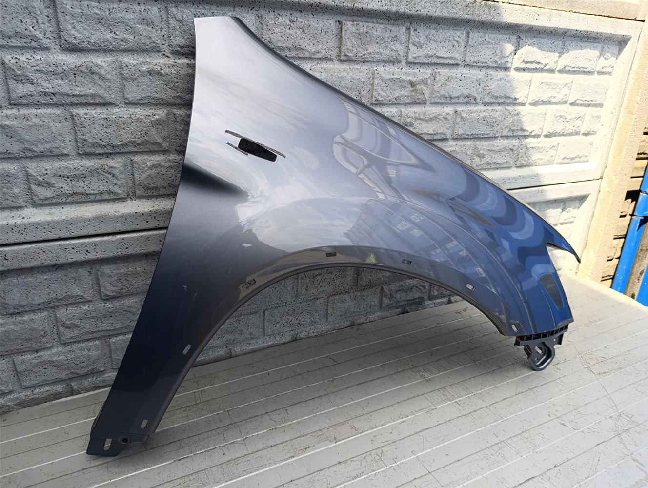 MITSUBISHI ASX 15-20 LIFT BŁOTNIK PRAWY PRZEDNI ORYGINAŁ (17578608903)