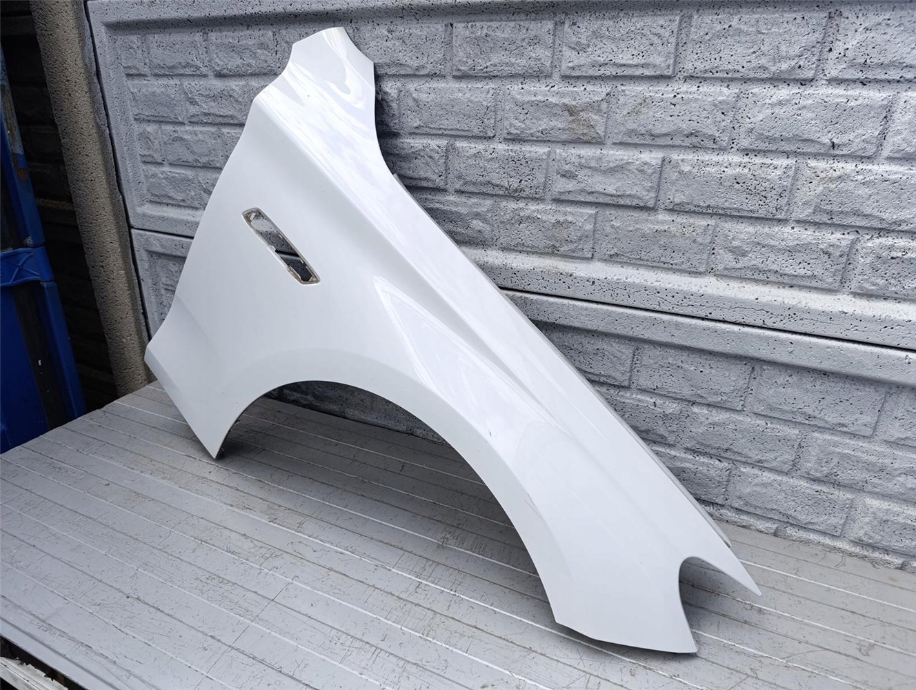 BMW 5 V GT F07 GT5 BŁOTNIK PRAWY PRZEDNI ORYGINAŁ (17578624763)