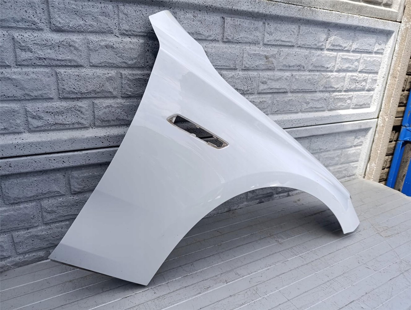 BMW 5 V GT F07 GT5 BŁOTNIK PRAWY PRZEDNI ORYGINAŁ (17578624763)